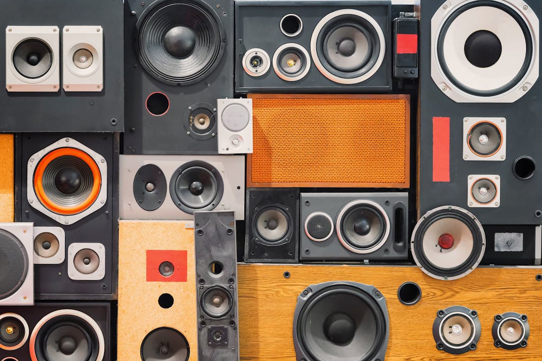 Wat kun je beter kiezen: grotere of kleinere speakers?